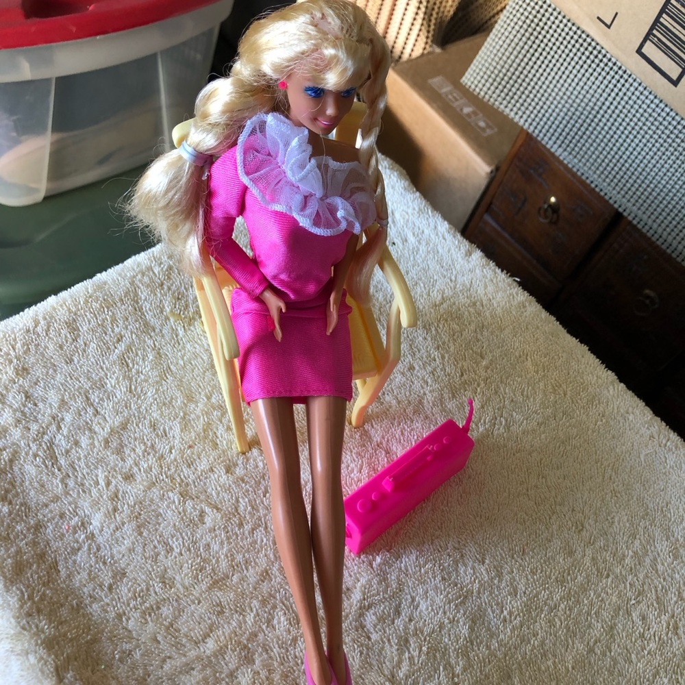 Barbie / Vintage /Radio &Chair